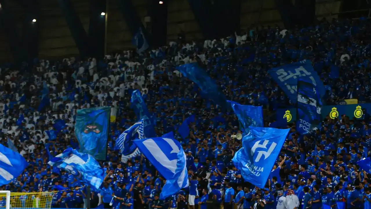الهلال يرصد مبلغًا فلكيًا للتعاقد مع صلاح في الانتقالات الصيفية